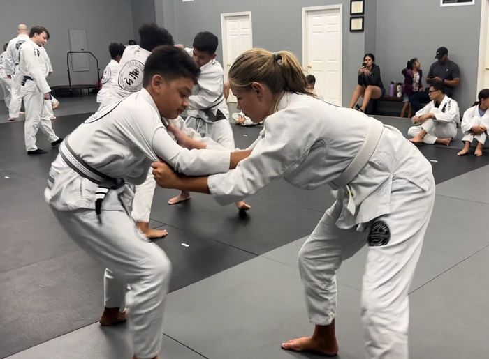 <center>Jiu Jitsu is a great way for teens learn stranger danger and stand up to bullying!<center>